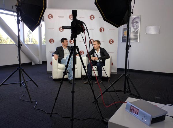 YouTube live streaming – Pearl in interview room