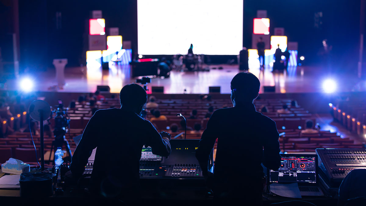 Hybrid event production: Three steps to success image